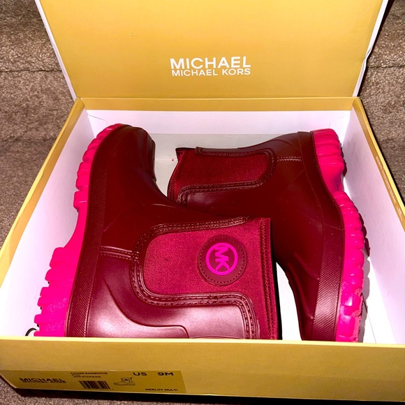 Michael kors rain boots - Picture 1 of 3